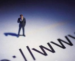 网站建设该不该自己注册空间域名？